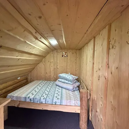 ярок на 10 осіб баня манга дрова входять у вартість також неподалік є чан